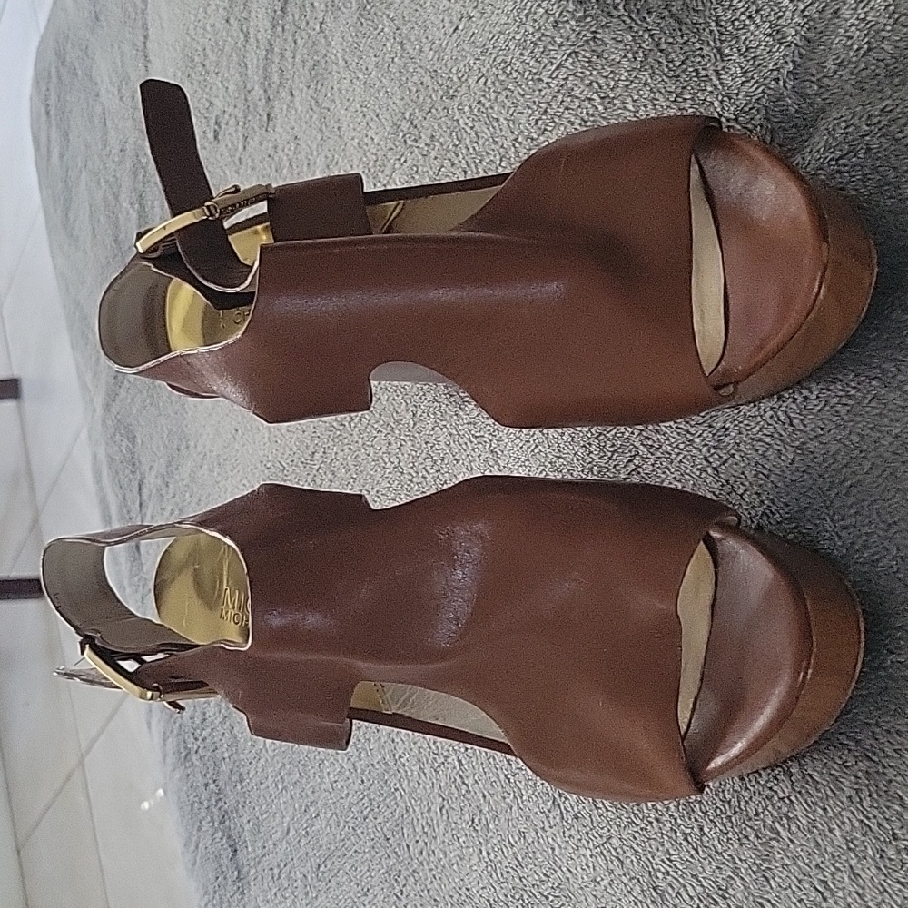 Platform sandles